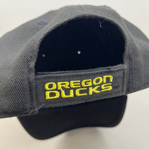 Nike University Of Oregon Hat Cap Strapback Black Swoosh Logo UO Ducks NCAA - Picture 6 of 9